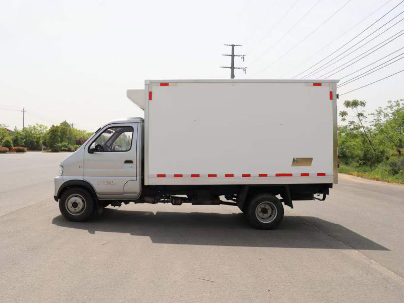 開瑞3.2米小型冷藏車