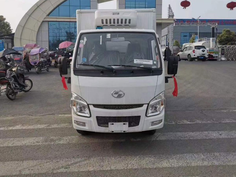 國六躍進小福星S70小型冷藏車