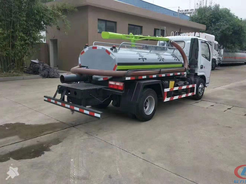 國六排放東風(fēng)多利卡藍(lán)牌2方吸糞車