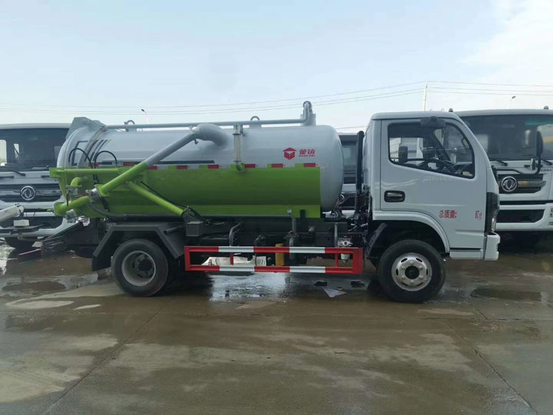 國六東風多利卡5方吸污車