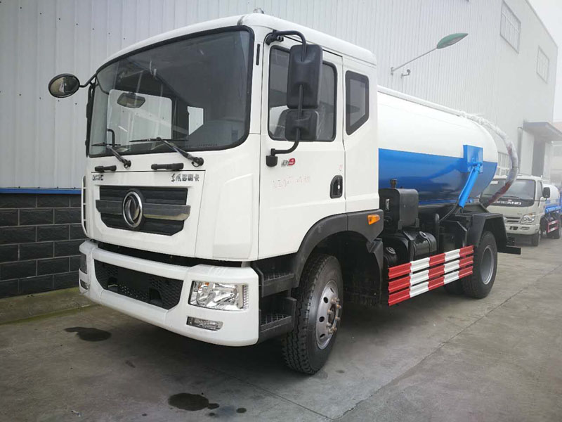 國(guó)六東風(fēng)D9吸污車