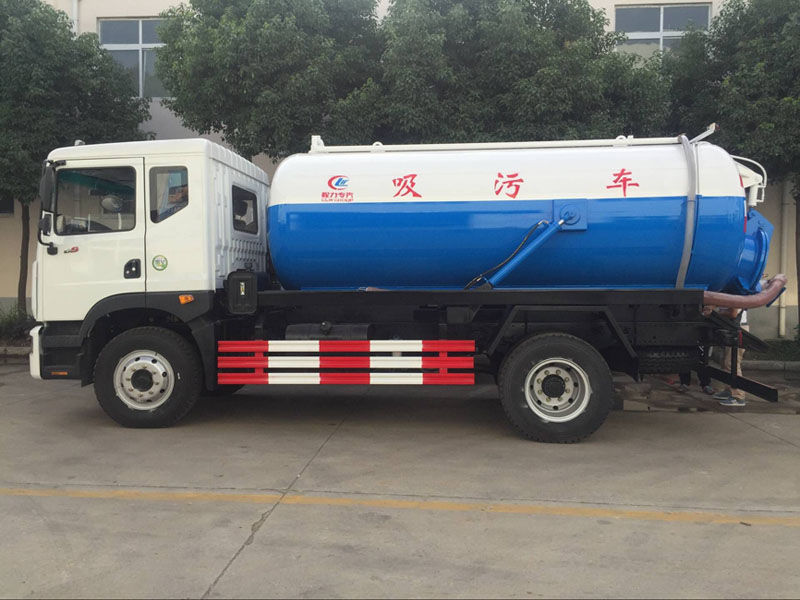 國六東風D9吸污車