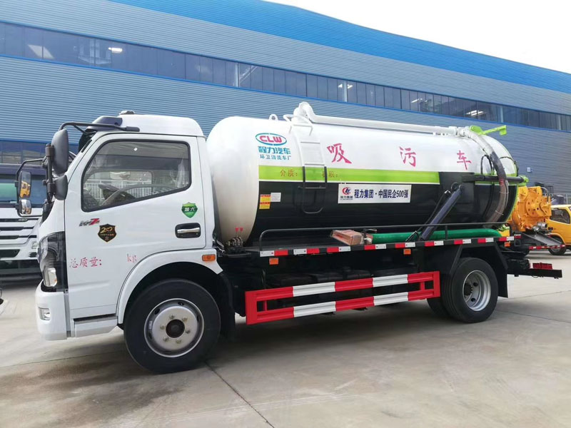 國(guó)六東風(fēng)多利卡8方吸污車