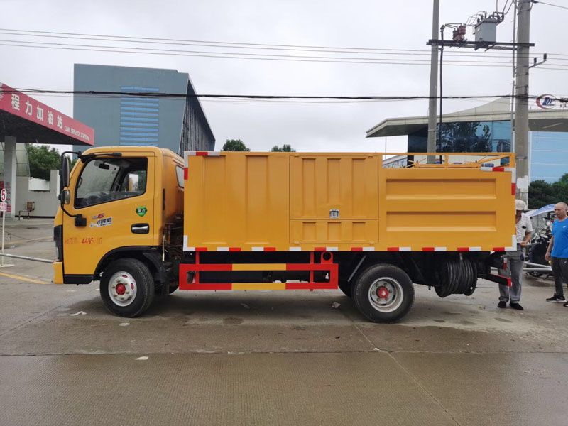 國六小多利卡污水處理車