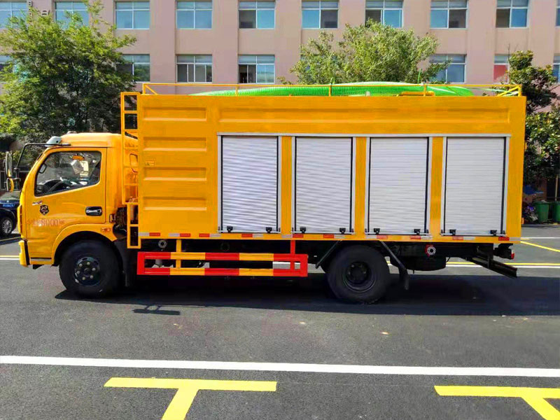 國六東風多利卡5方污水處理車