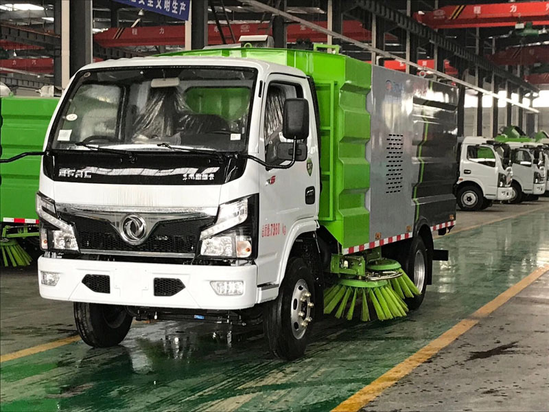 國六小多利卡掃路車