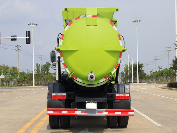 國六東風D9 9.5方餐廚垃圾車(圓罐)