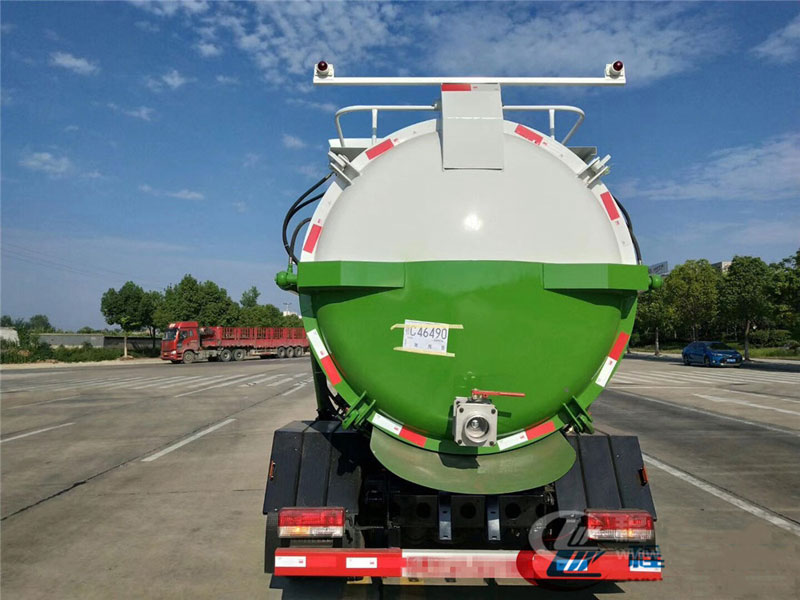 國六7方東風D7餐廚垃圾車