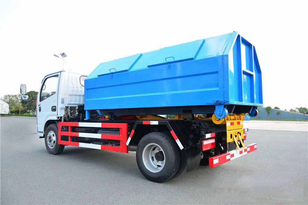 國六5方東風D6勾臂垃圾車