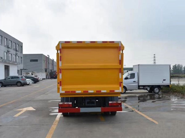 國(guó)六7方藍(lán)牌東風(fēng)D6側(cè)裝壓縮垃圾車