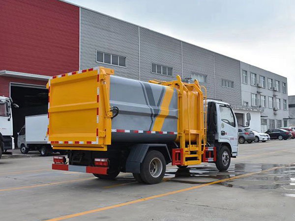 國(guó)六7方藍(lán)牌東風(fēng)D6側(cè)裝壓縮垃圾車