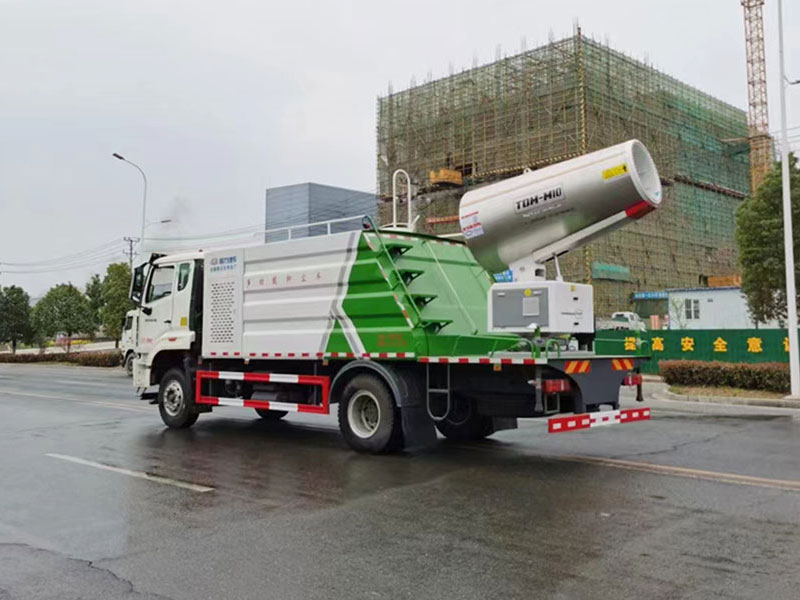 國六重汽豪沃單橋多功能抑塵車