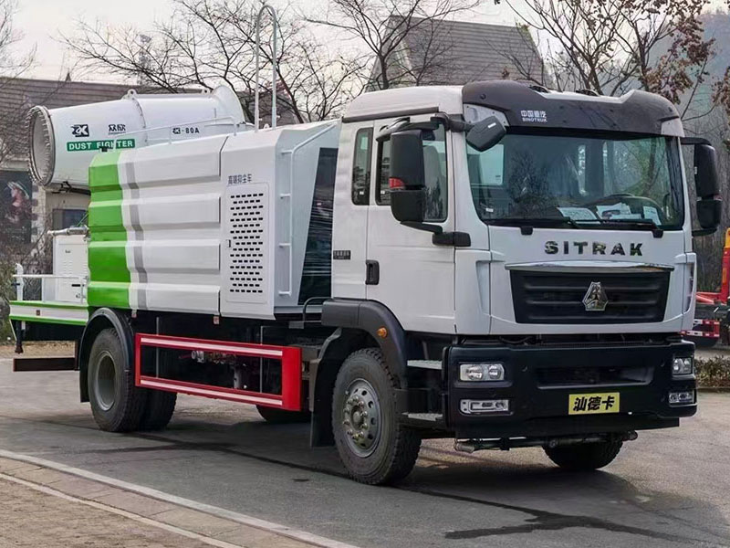 國(guó)六重汽汕德卡多功能抑塵車(chē)
