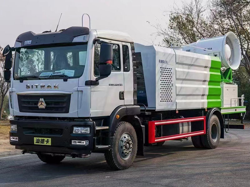 國(guó)六重汽汕德卡多功能抑塵車(chē)